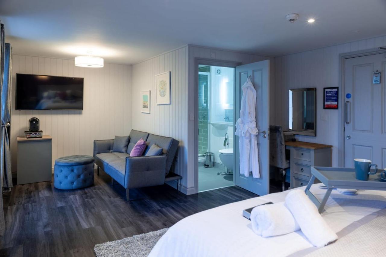 The Three Crowns B&B Plymouth Bagian luar foto