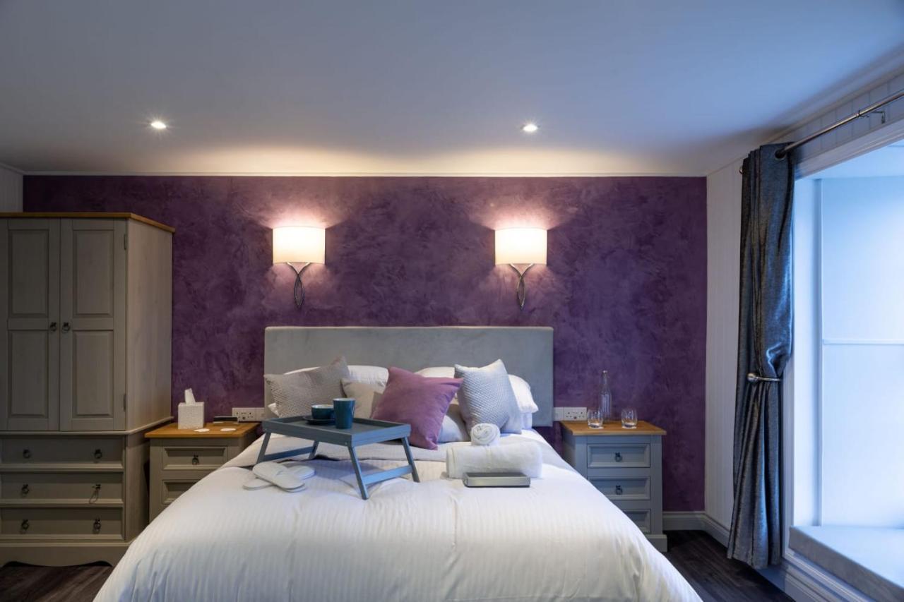 The Three Crowns B&B Plymouth Bagian luar foto