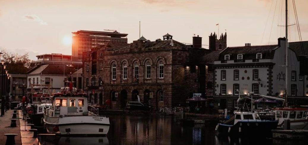 The Three Crowns B&B Plymouth Bagian luar foto