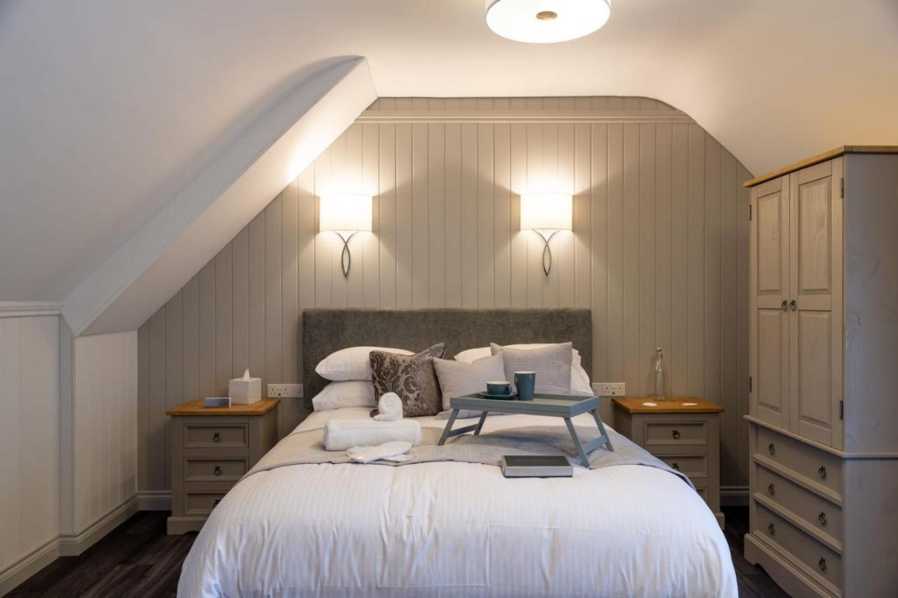 The Three Crowns B&B Plymouth Bagian luar foto