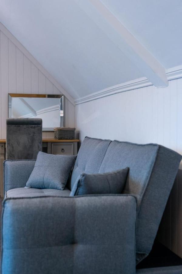 The Three Crowns B&B Plymouth Bagian luar foto