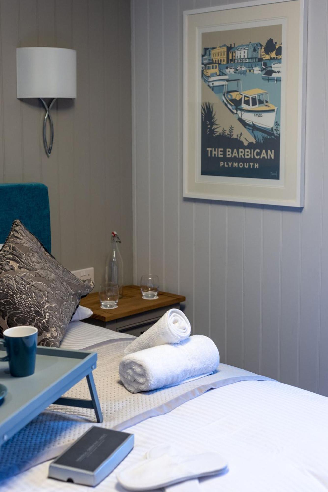 The Three Crowns B&B Plymouth Ruang foto