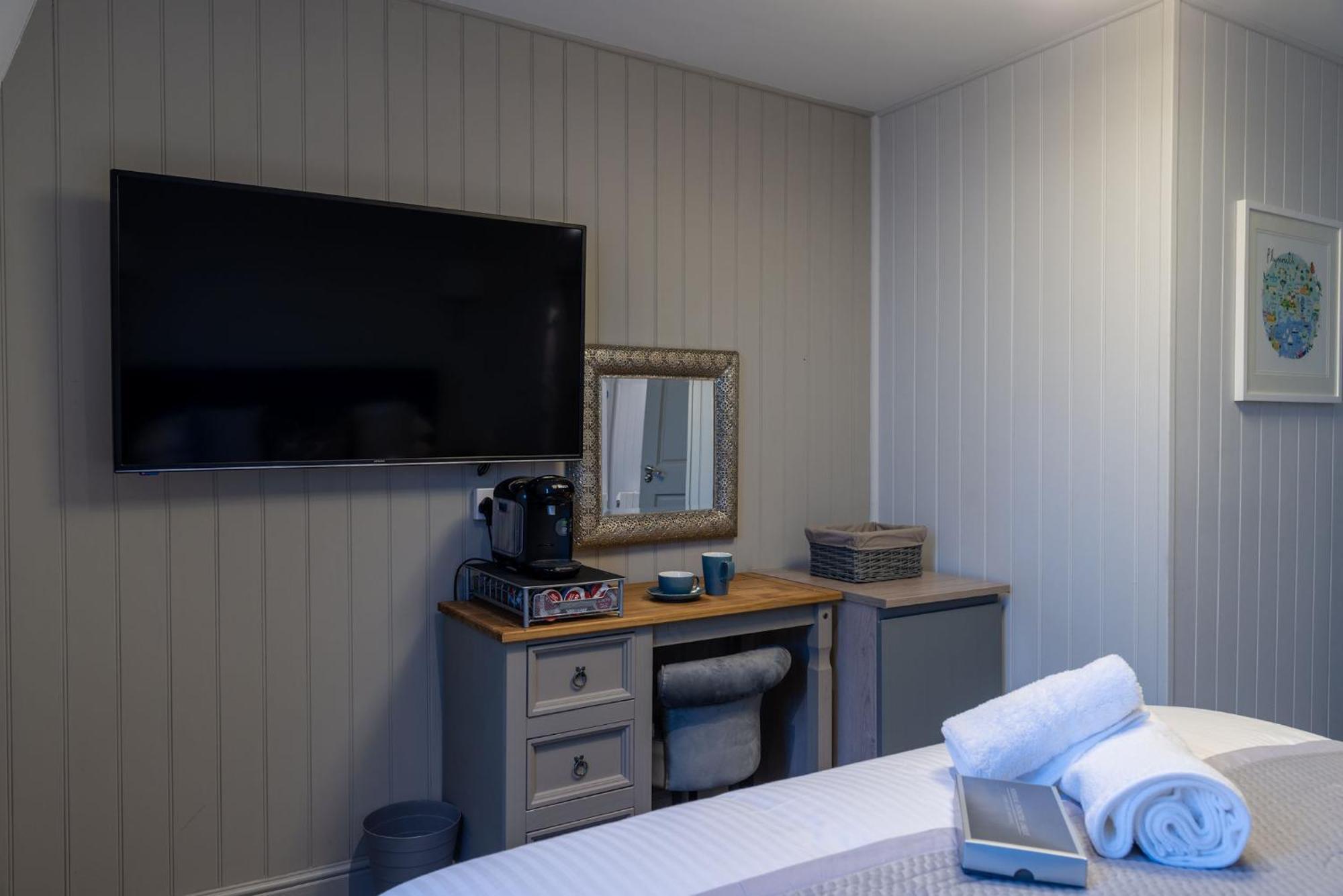 The Three Crowns B&B Plymouth Ruang foto