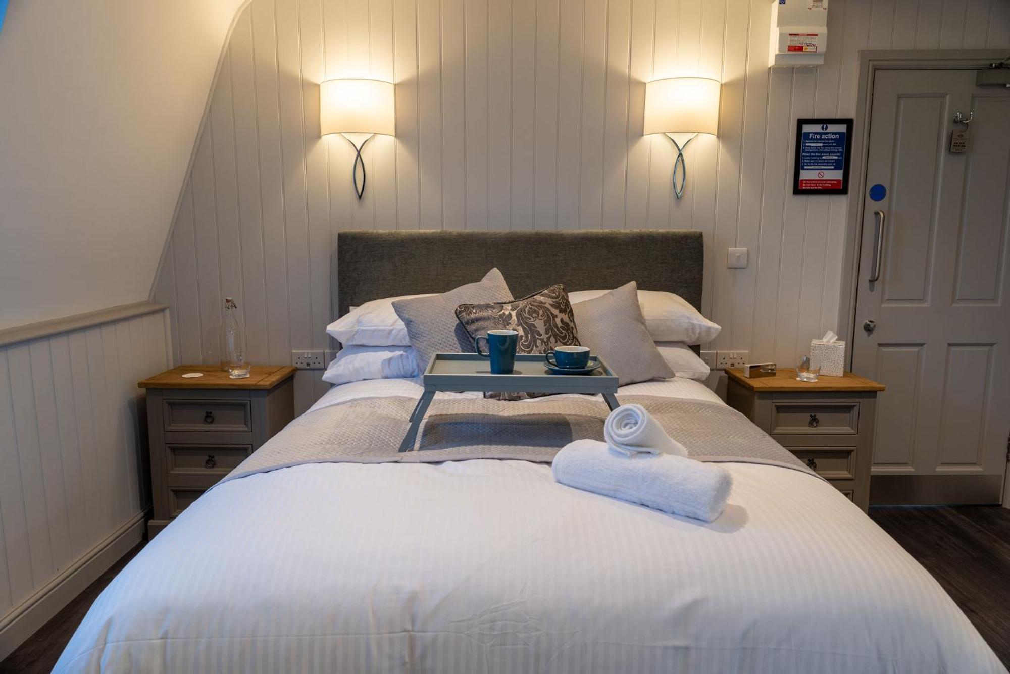 The Three Crowns B&B Plymouth Ruang foto